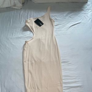 BRAND NEW FASHION NOVA MIDI DRESS